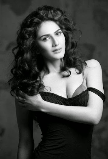 Vaani Kapoor Photos