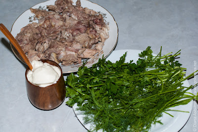 сметана, свинина, зелень сметана, свинина, зелень