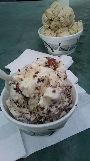Ice Cream Shop «Sundaes», reviews and photos, 775 Oaklawn Ave, Cranston, RI 02920, USA