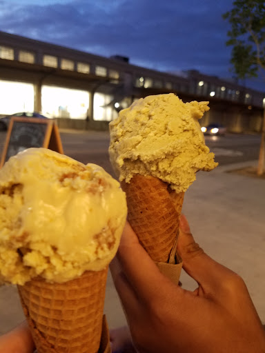 Ice Cream Shop «Van Leeuwen Artisanal Ice Cream», reviews and photos, 300 S Santa Fe Ave R, Los Angeles, CA 90013, USA