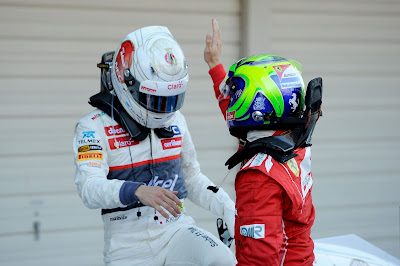 Фелипе Масса поздравляет Камуи Кобаяши с первым подиумом в карьере на Гран-при Японии 2012