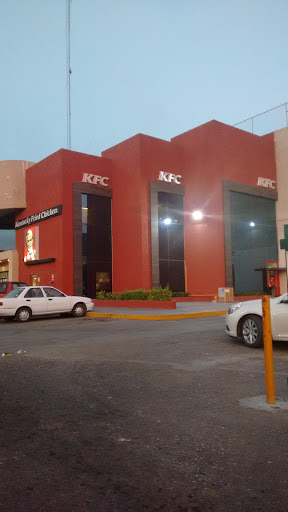 KFC, Boulevard Miguel Alemán S/N, El Campestre, 35080 Gómez Palacio, Dgo., México, Restaurante de comida rápida | DGO