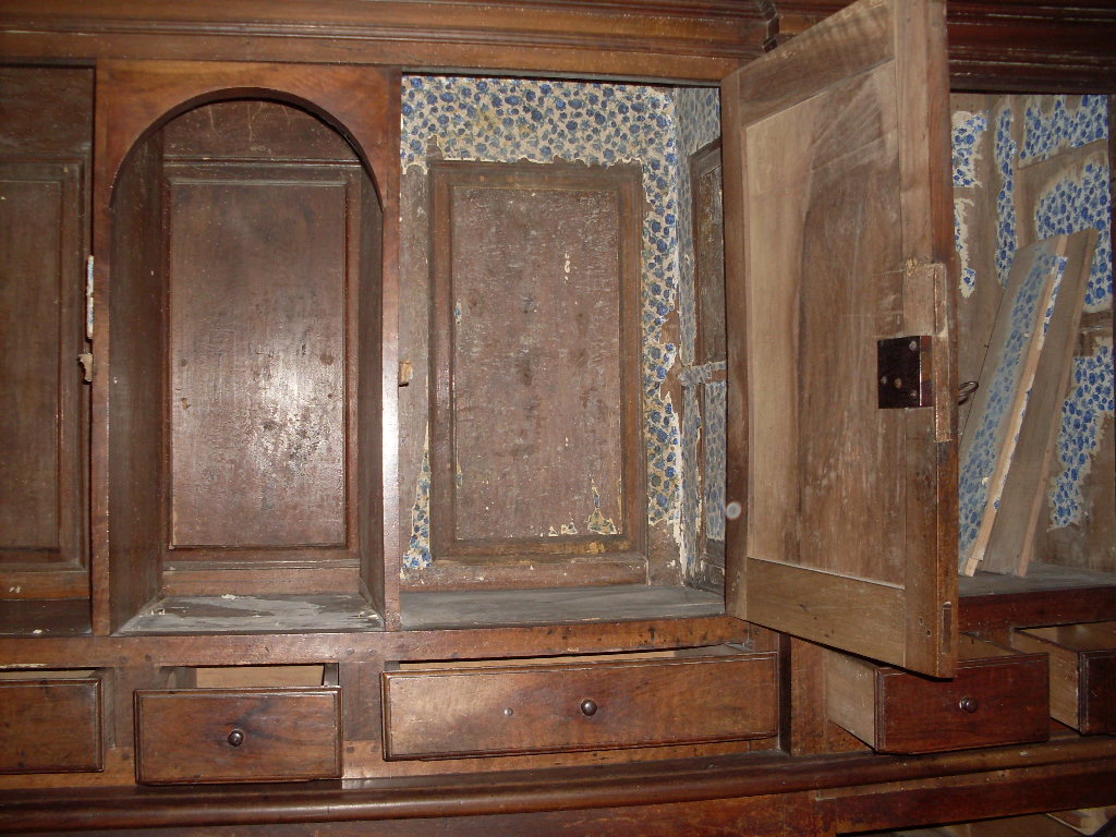 Le meuble de la sacristie de l'église Sainte-Radegonde - Paroisse de  Colomiers - Diocèse de Toulouse