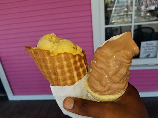 Ice Cream Shop «Ice Cream & Frozen Yogurt On The Boardwalk», reviews and photos, 429 Shoreline Village Dr, Long Beach, CA 90802, USA