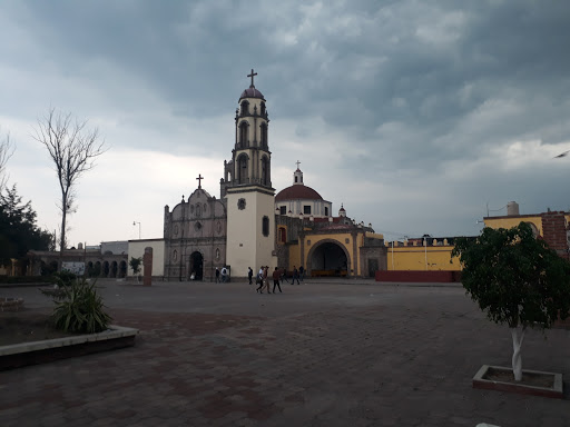 PARROQUIA DE SAN CRISTOBAL COYOTEPEC, Plaza de La Constitución 3, La Cabecera, 54660 Coyotepec, Méx., México, Iglesia católica | PUE
