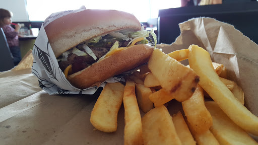 Hamburger Restaurant «Fatburger», reviews and photos, 14402 Ventura Blvd, Sherman Oaks, CA 91423, USA