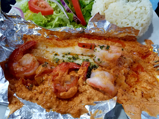 Seafood Restaurant «La Sirena Mariscos Seafood», reviews and photos, 6830 East Sam Houston Pkwy N #210, Houston, TX 77049, USA
