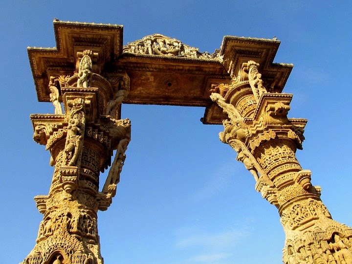 Unearthing Vadnagar Unearthing Vadnagar