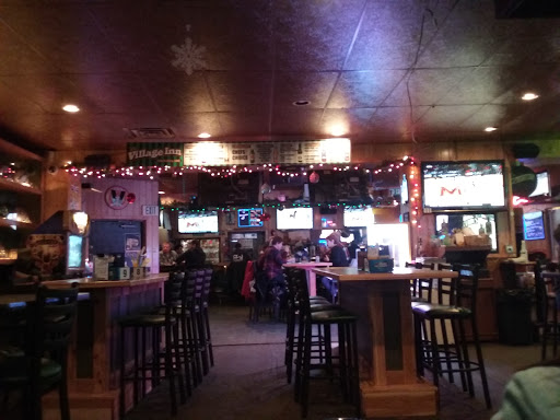 Bar «Village Inn Sports Bar & Grill», reviews and photos, 723 6th St N, Hudson, WI 54016, USA