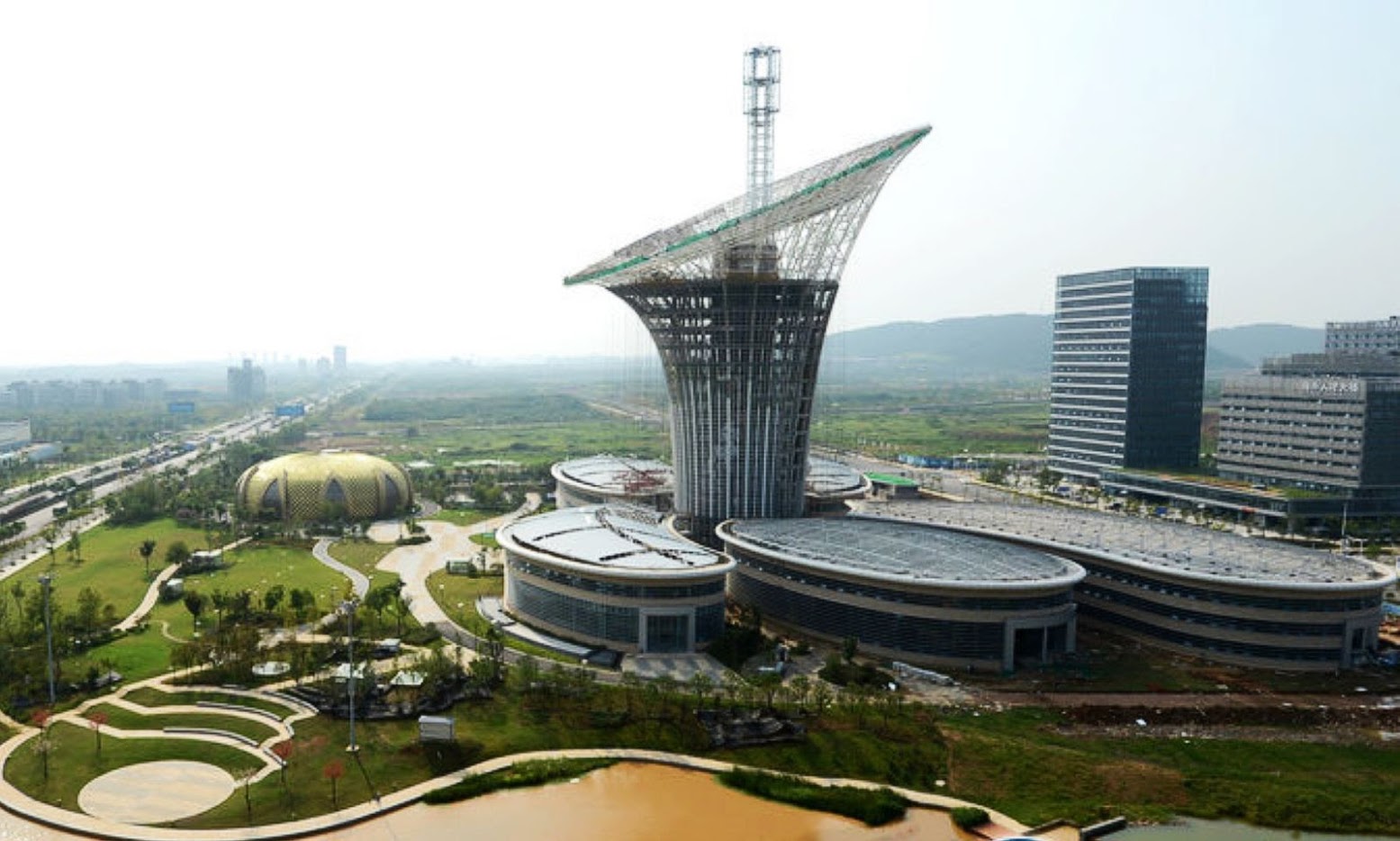 Wuhan, Hubei, Cina: [WUHAN ENERGY CENTRE BY GRONTMIJ AND SOETERS VAN ELDONK ARCHITECTS]