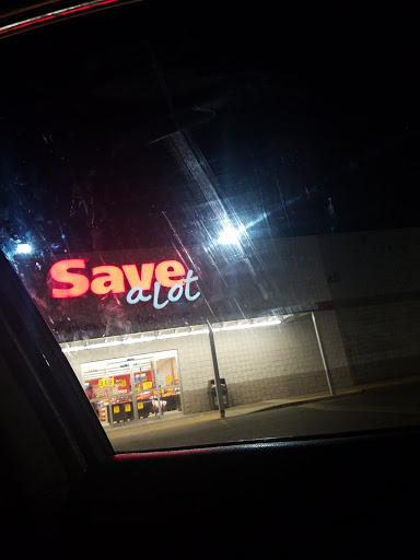 Grocery Store «Save-A-Lot», reviews and photos, 1320 Highland Ave, Selma, AL 36701, USA