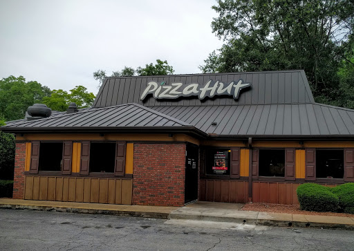 Pizza Restaurant «Pizza Hut», reviews and photos, 200 Franklin Springs Cir, Royston, GA 30662, USA