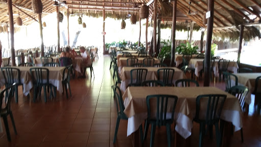 La Perla Restaurant, Playa La Ropa, La Ropa, 40880 Zihuatanejo, Gro., México, Pub | GRO