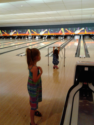 Bowling Alley «Lynwood Bowl», reviews and photos, 2581 Glenwood Lansing Rd # A, Lynwood, IL 60411, USA
