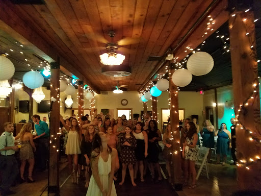 Wedding Venue «The Troutdale House by the Sandy River», reviews and photos, 411 E Historic Columbia River Hwy, Troutdale, OR 97060, USA