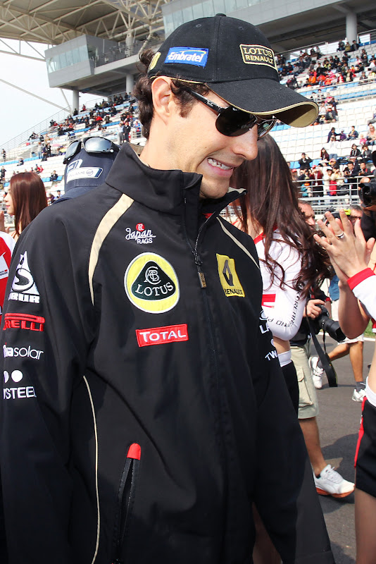 улыбка Бруно Сенны на параде пилотов Гран-при Кореи 2011