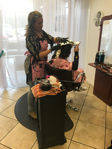 Beauty Salon «Vivi Salon & Spa», reviews and photos, 4543 Pleasant Hill Rd, Kissimmee, FL 34746, USA