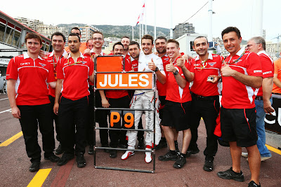 Жюль Бьянки празднует первые очки для себя и команды Marussia в Формуле-1 на Гран-при Монако 2014
