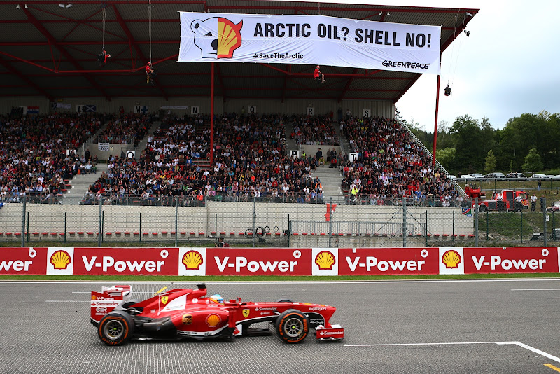 акция Greenpeace против Shell на Гран-при Бельгии 2013