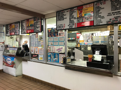 Ice Cream Shop «Charlie Brown Creme Cone», reviews and photos, 750 N Van Dyke Rd, Almont, MI 48003, USA