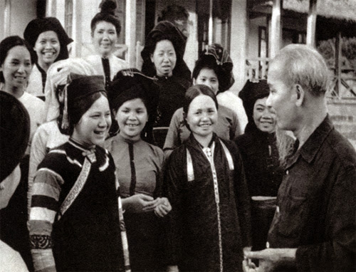 Bác Hồ - Người quy tụ, trung tâm đoàn kết của đại gia đình các dân tộc Việt Nam - Ảnh tư liệu 