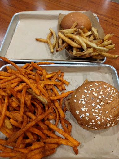 American Restaurant «MOOYAH Burgers, Fries & Shakes», reviews and photos, 255 Vineyard Blvd, Morgan Hill, CA 95037, USA