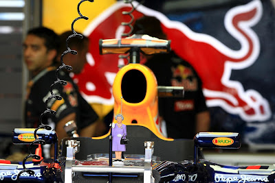 фигурка королевы Соединенного Королевства на болиде Red Bull на Гран-при Австралии 2012