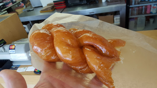 Donut Shop «Donut & Muffin Factory», reviews and photos, 201 4th St NE, Auburn, WA 98002, USA