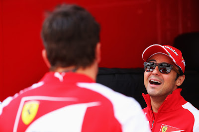 Фернандо Алонсо и смеющийся Фелипе Масса на Гран-при Испании 2013