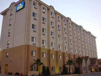 Microtel Inn & Suites by Wyndham Toluca, Blvd Aeropuerto Miguel Aleman, 50200 Toluca, México, Motel | EDOMEX
