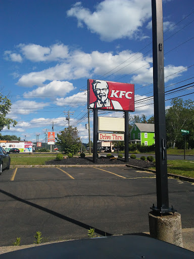 Fast Food Restaurant «KFC», reviews and photos, 722 E Main St, Meriden, CT 06450, USA