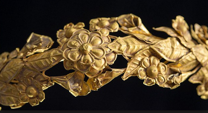 British pensioner 'finds' 2,300 year old ancient Greek gold crown in box under his bed British pensioner 'finds' 2,300 year old ancient Greek gold crown in box under his bed