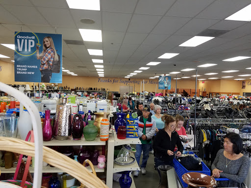 Thrift Store «Goodwill Retail Store and Donation Center», reviews and photos, 9230 S Eastern Ave #130, Las Vegas, NV 89123, USA
