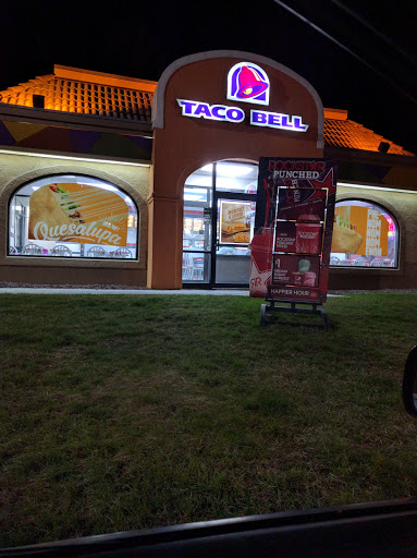 Mexican Restaurant «Taco Bell», reviews and photos, 392 Main St, Danbury, CT 06810, USA