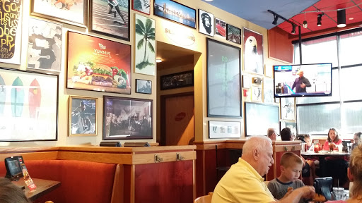 Hamburger Restaurant «Red Robin Gourmet Burgers», reviews and photos, 220 Plaza Drive #1, Collegeville, PA 19426, USA