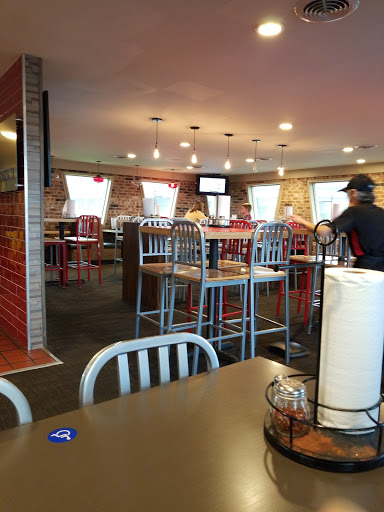 Pizza Restaurant «Pizza Hut», reviews and photos, 120 Circle Way St, Lake Jackson, TX 77566, USA