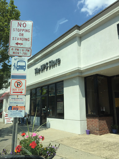 Shipping and Mailing Service «The UPS Store», reviews and photos, 549A Pompton Ave, Cedar Grove, NJ 07009, USA