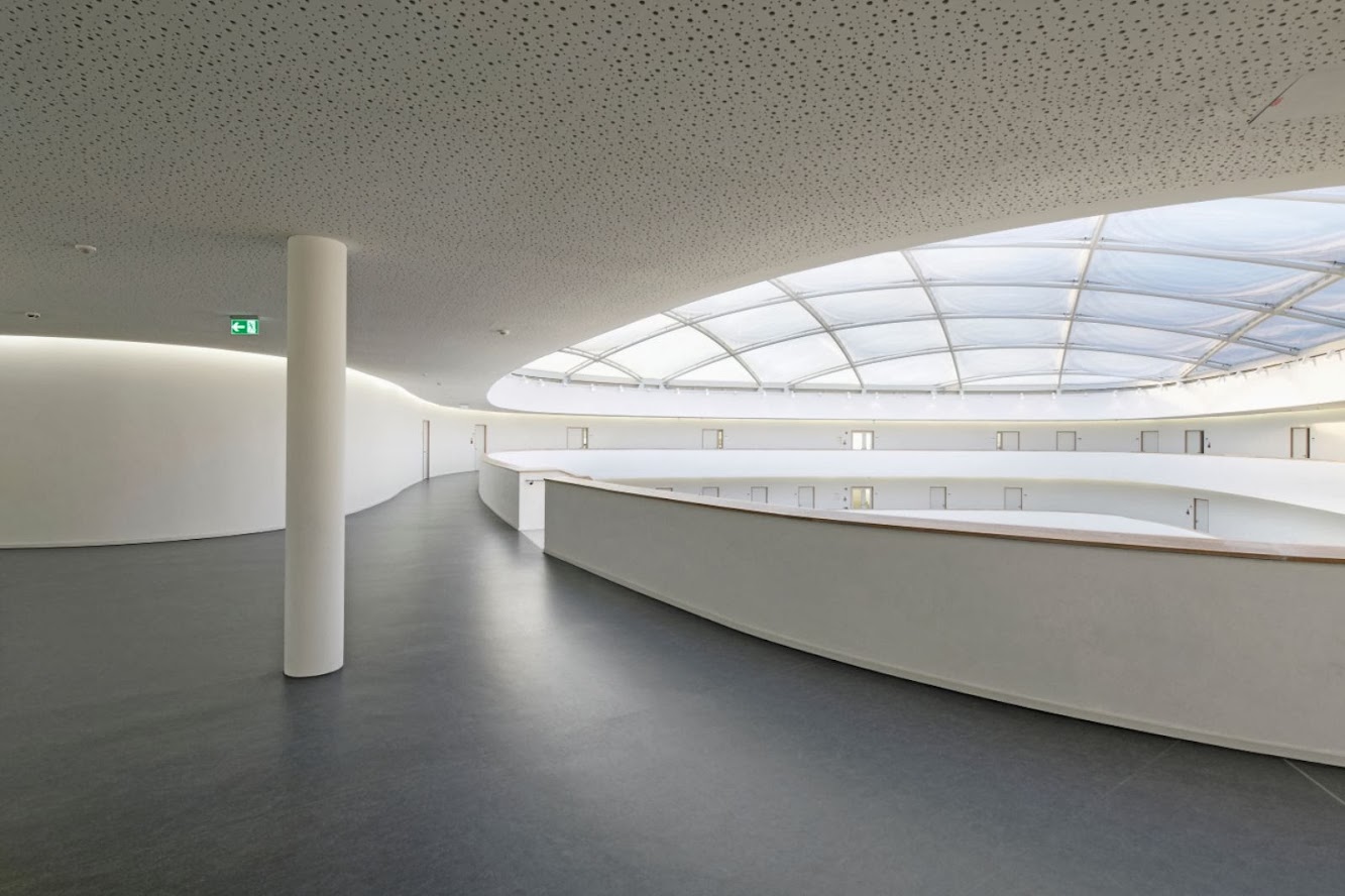Neues Gymnasium by Hascher Jehle Architektur