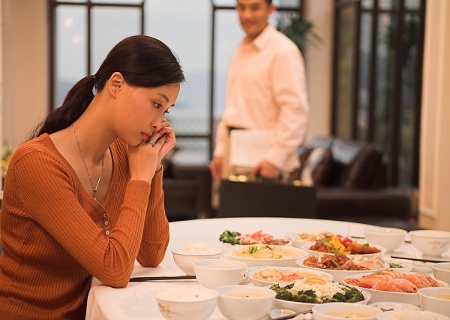 Bộ ảnh phụ nữ buồn vì kiếp hồng nhan bạc phận Bộ ảnh phụ nữ buồn vì kiếp hồng nhan bạc phận