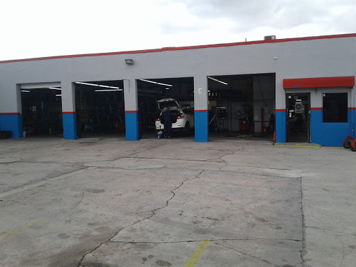 Tire Shop «Smalleys Tire & Auto Repair», reviews and photos, 1001 W Sunrise Blvd, Fort Lauderdale, FL 33311, USA