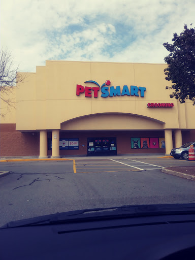 Pet Supply Store «PetSmart», reviews and photos, 250 Grossman Dr, Braintree, MA 02184, USA