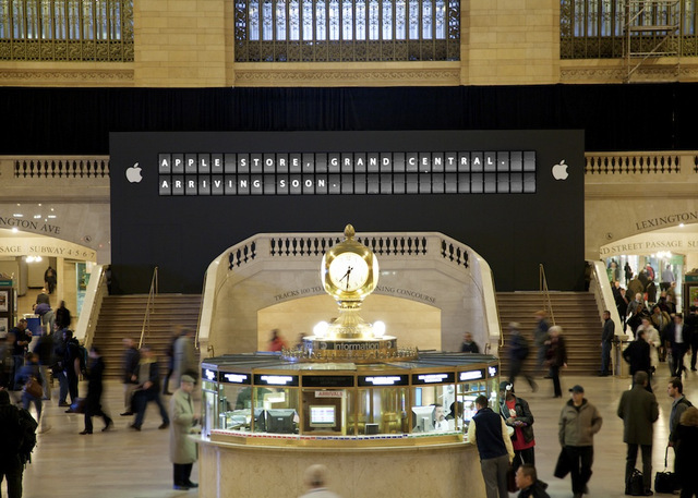 Here Comes The iTrain | Apple Store in Grand Central