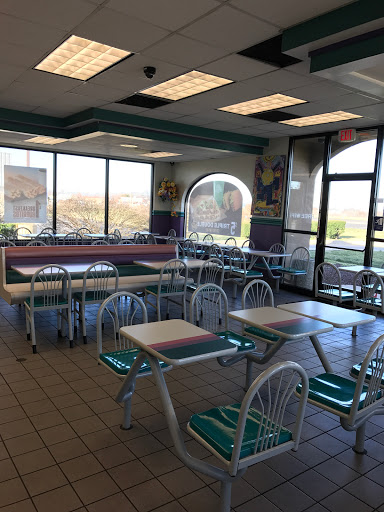 Mexican Restaurant «Taco Bell», reviews and photos, 116 N Dupont Hwy, New Castle, DE 19720, USA