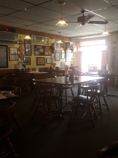 Restaurant «The Buttersburg Inn», reviews and photos, 9 N Main St, Union Bridge, MD 21791, USA