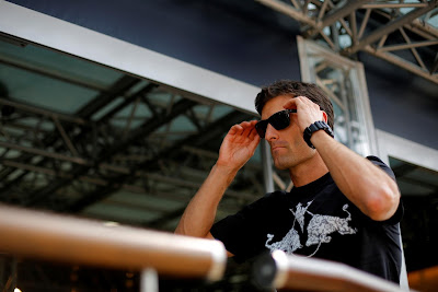 Марк Уэббер в черных очках в паддоке Монцы на Гран-при Италии 2013