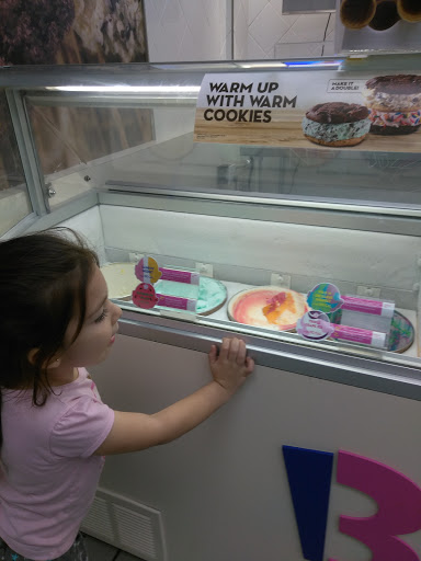 Ice Cream Shop «Baskin-Robbins», reviews and photos, 1137 N Mountain Ave, Ontario, CA 91762, USA