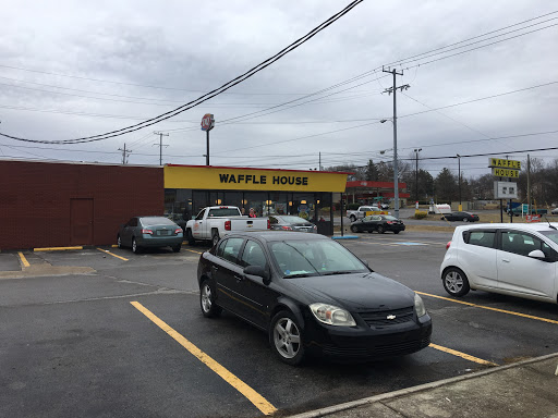 Breakfast Restaurant «Waffle House», reviews and photos, 5771 Old Hickory Blvd, Hermitage, TN 37076, USA