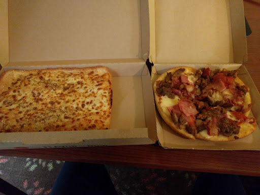 Pizza Restaurant «Pizza Hut», reviews and photos, 4991 West Chaffee Avenue, Fort Knox, KY 40121, USA