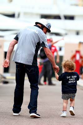 маленький болельщик в футболке Eat Sleep Race Repeat на Гран-при Монако 2014