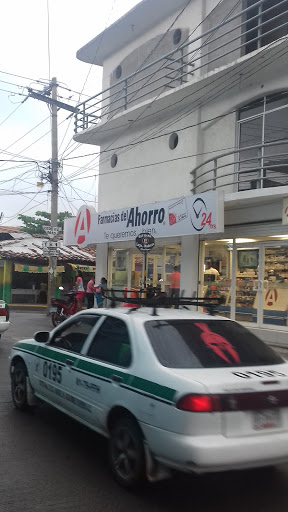 Farmacias del Ahorro, Calle Cuauhtémoc 28, Centro, 41700 Ometepec, Gro., México, Farmacia | GRO